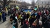 Проукраинский митинг в городе Новая Каховка Херсонской области, 6 марта 2022 года