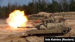 Танки M1A1 Abrams на учениях в Латвии