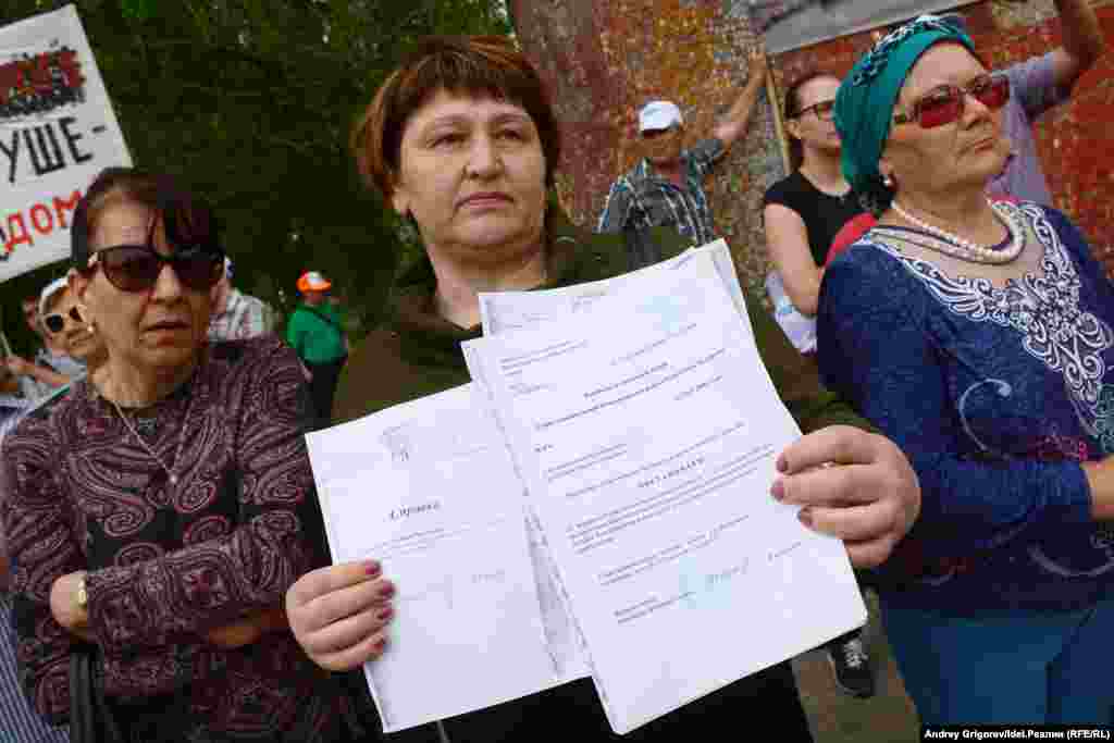 19 мая. Несколько сотен жителей окраин Казани собрались на митинг, после того как выяснили, что проект нового Генплана угрожает сносом сотням домов в поселках Новая Сосновка, Карьер, Константиновка, Царицыно, Троицкий.