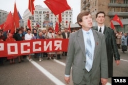 Виктор Анпилов и его сторонники на демонстрации в Москве. 1996