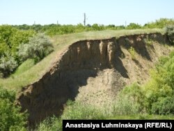 Овраг рядом с воинским мемориалом в Балашове