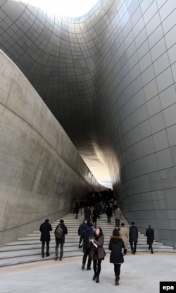 Dongdaemun Design Plaza в Сеуле – по проекту Захи Хадид