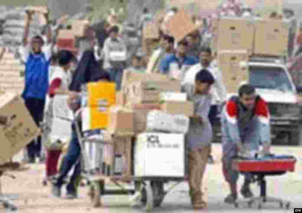 Iraq -- looting #rferl.org#