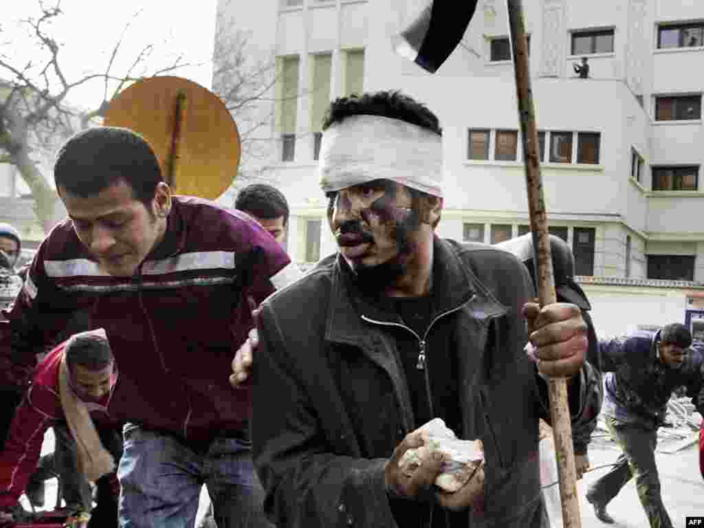 Столкновения демонстрантов с полицией в Каире, 29 января 2011