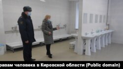 Второго февраля 2022 года уполномоченный по правам человека в Кировской области Галина Буркова посетила колонию-поселение №21 в Кирово-Чепецке