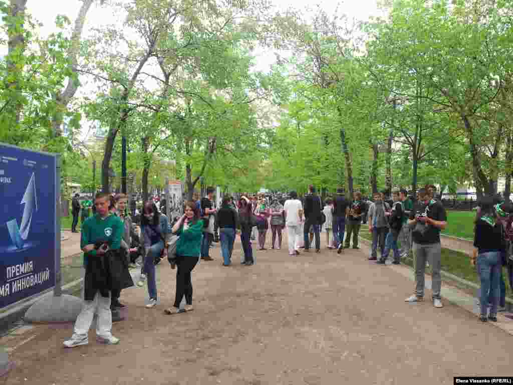 Бульвары Москвы заполняют прокремлевские движения