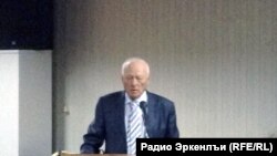 "Дагъистан - Азербайджан" абураб гьудуллъиялъул жамгIияталъул бетIер ГIабдулгъафар АхIмадов цеве вахъунев вуго чIобогосабгIадаб залалда.