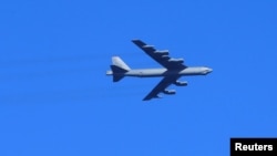 B-52 bombardmançısı (Arxiv fotosu)